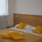 Alojamento de Acomodação e Pequeno-almoço Ortensia Forte dei Marmi